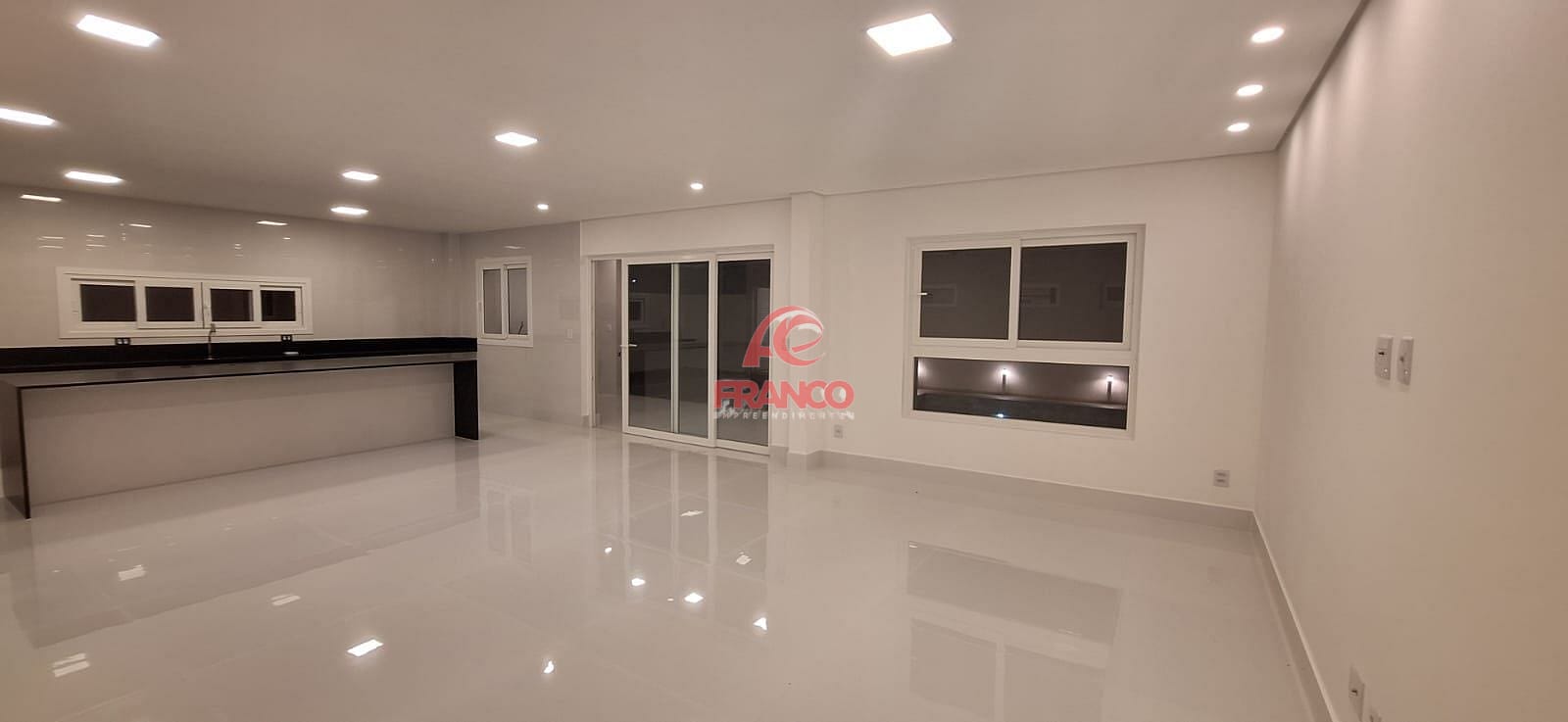 Casa, 4 quartos, 270 m² - Foto 9