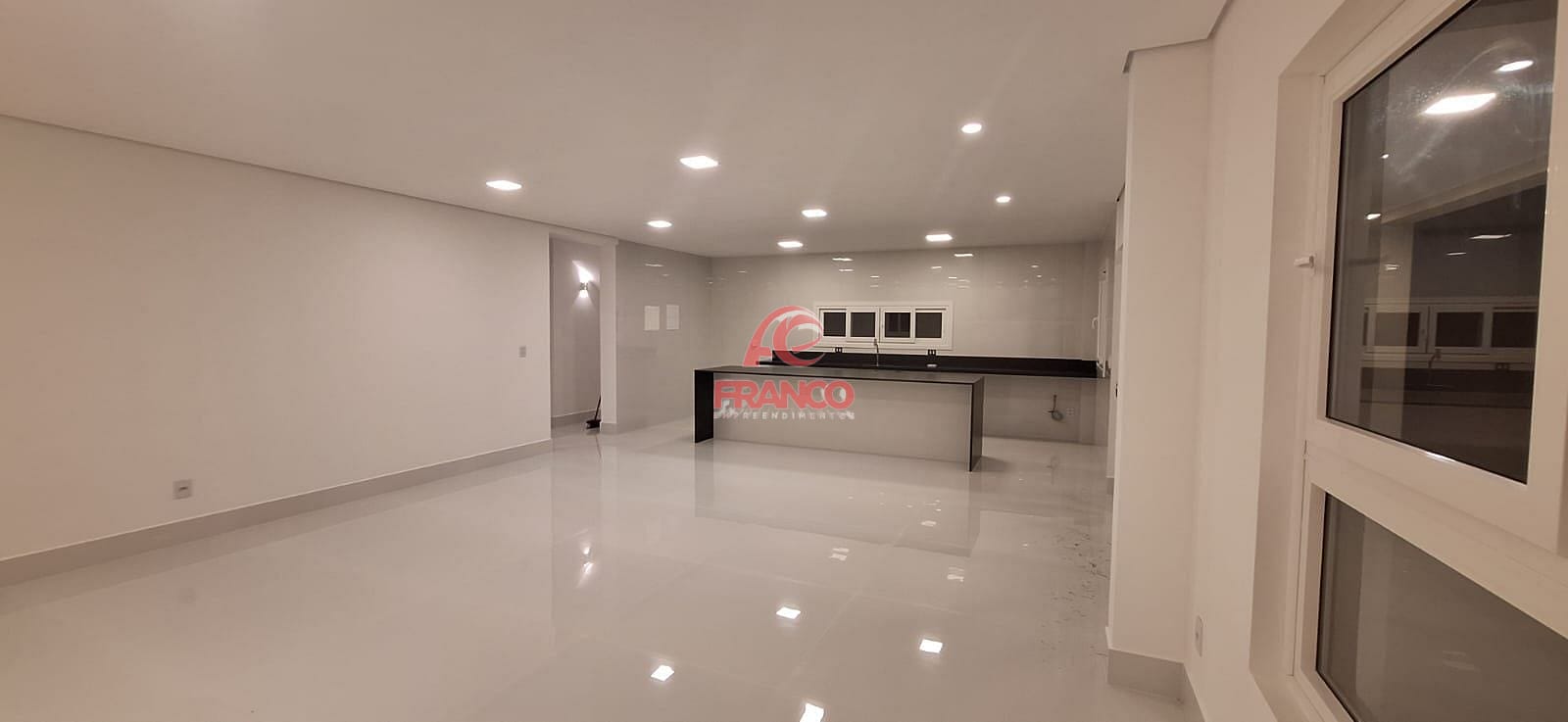 Casa, 4 quartos, 270 m² - Foto 5