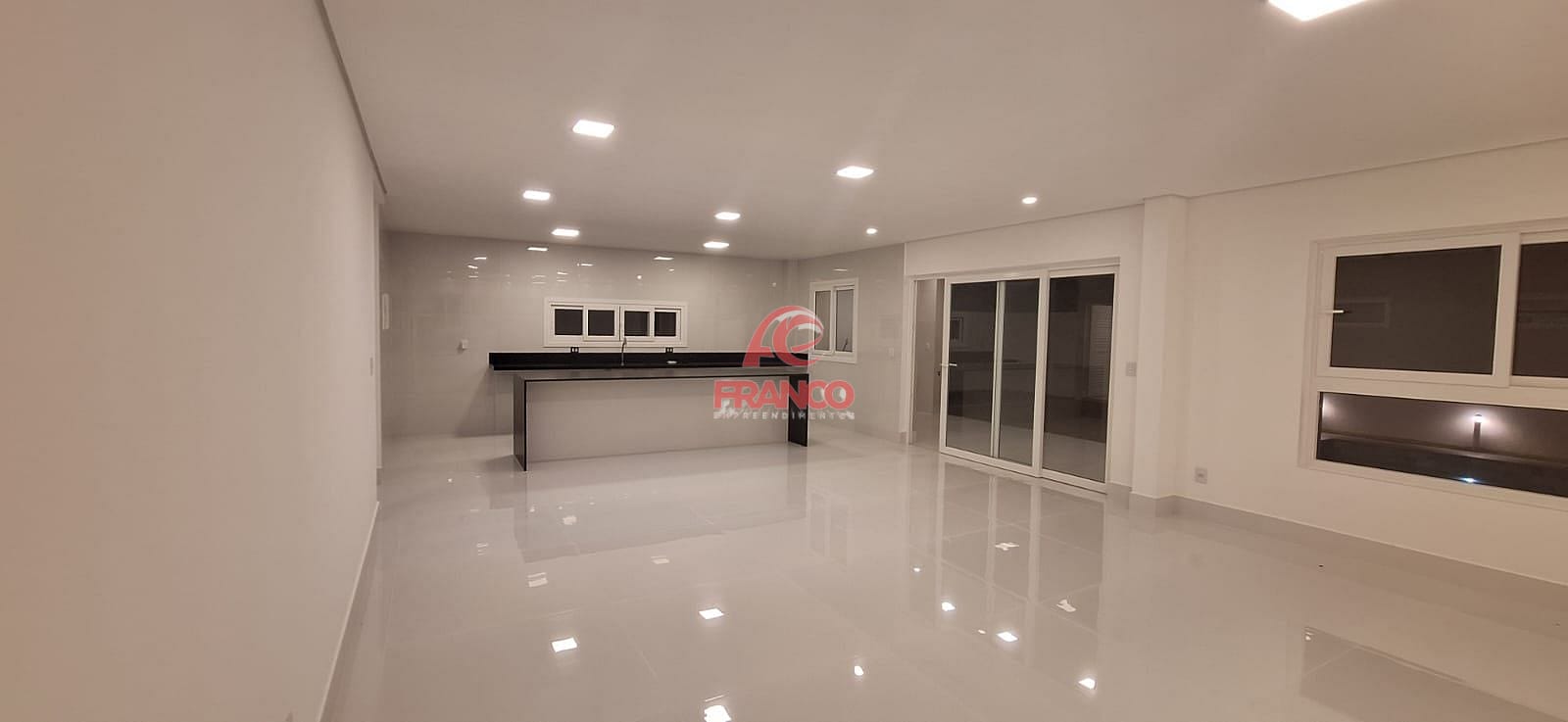 Casa, 4 quartos, 270 m² - Foto 10