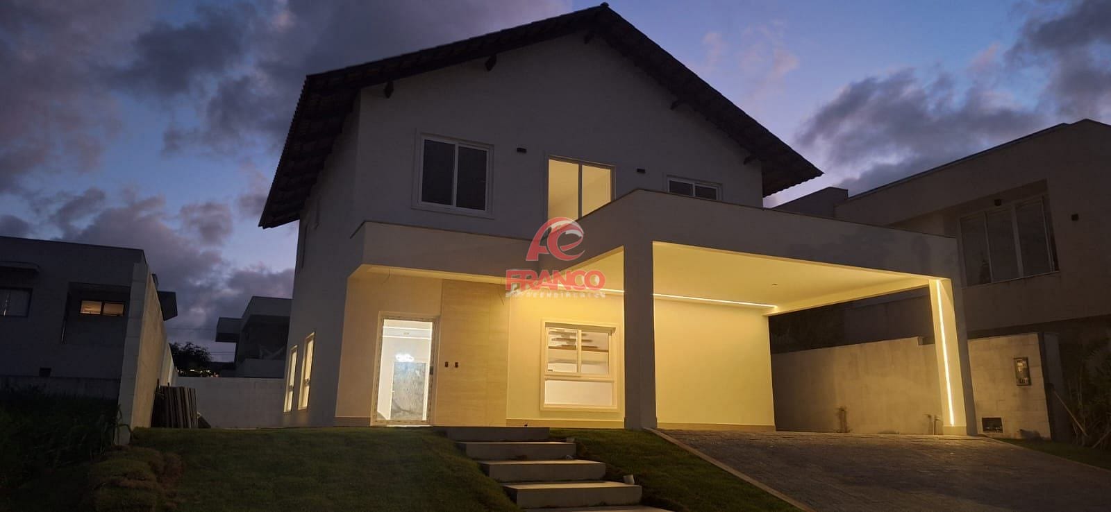 Casa, 4 quartos, 270 m² - Foto 1