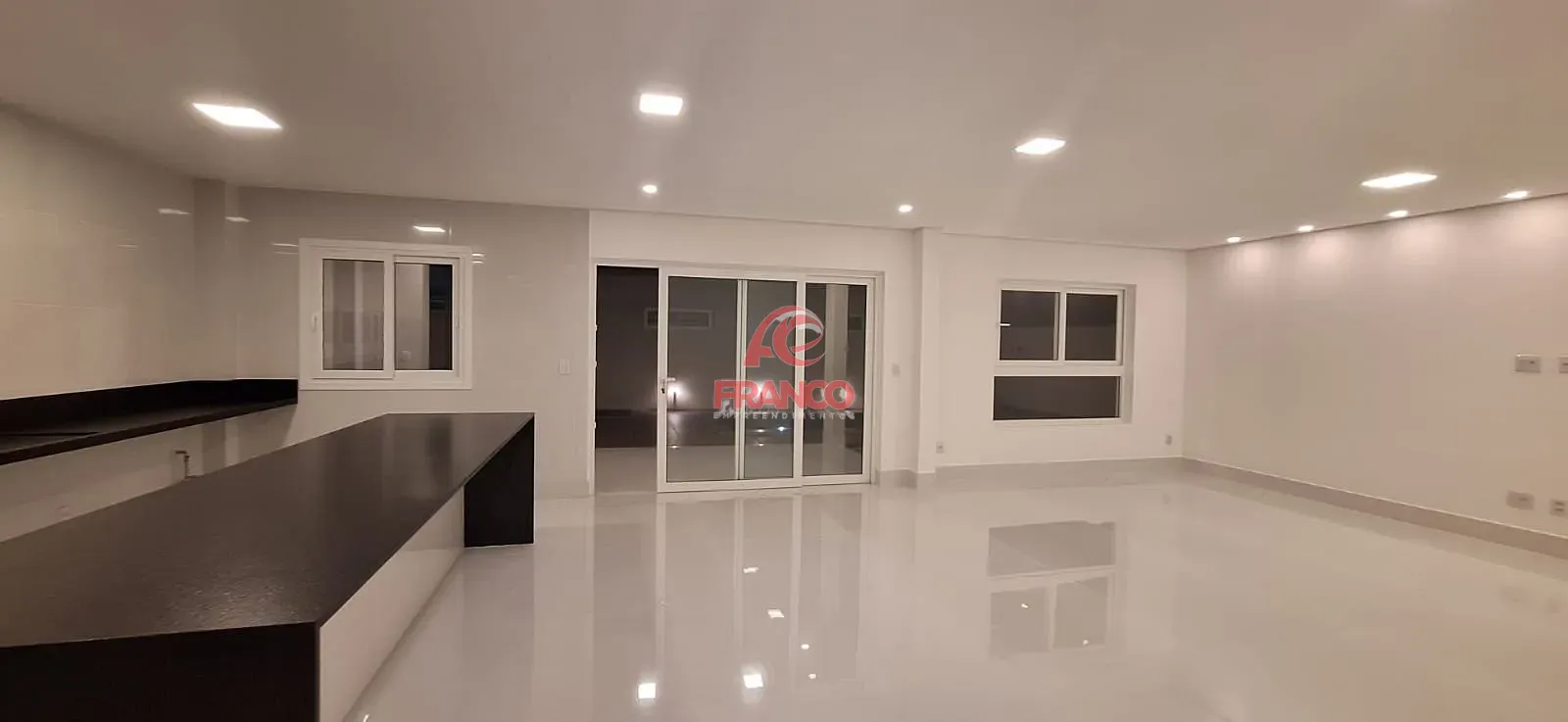 Casa, 4 quartos, 270 m² - Foto 10