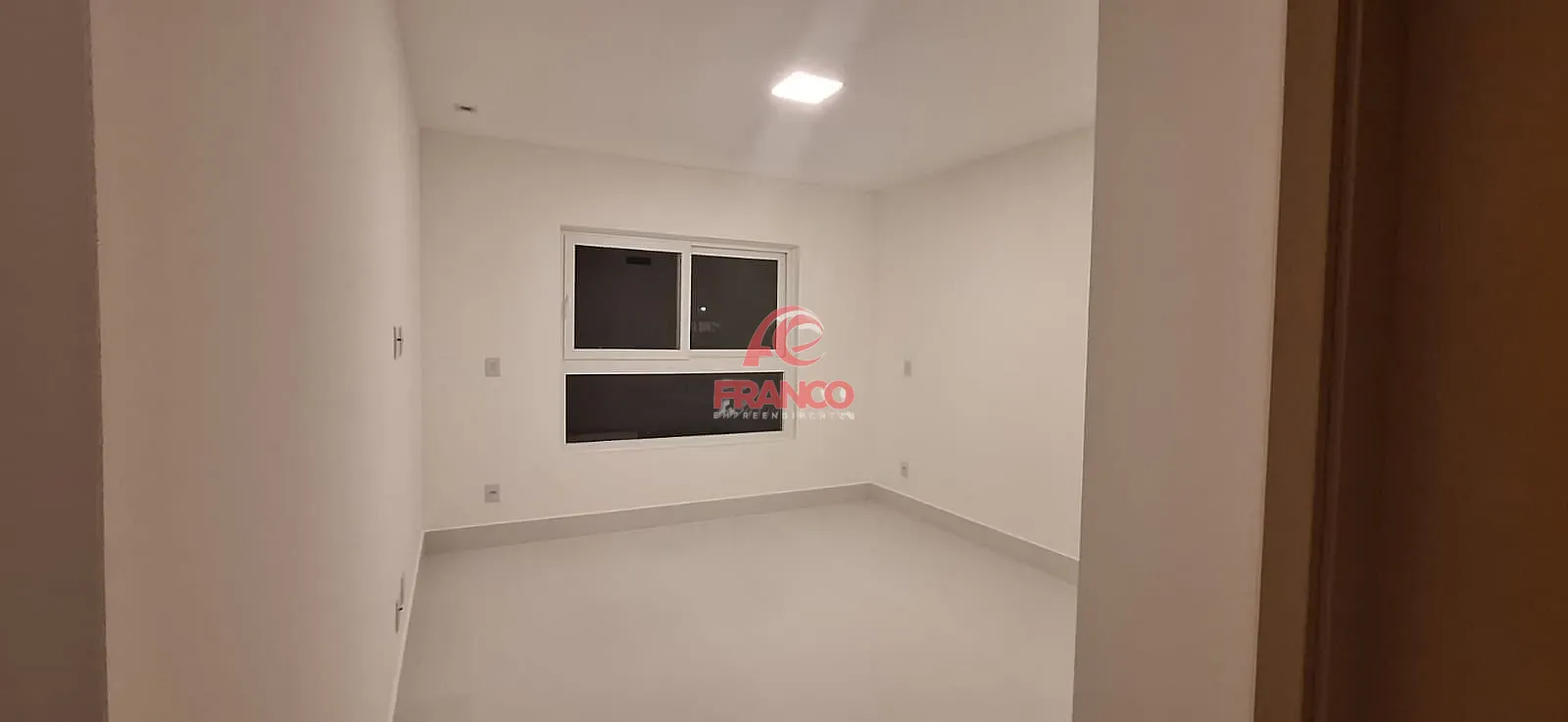 Casa, 4 quartos, 270 m² - Foto 19