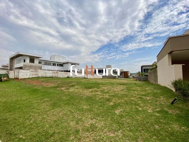 Terreno com 560m², à venda, no bairro Jardins Itália em Goiânia