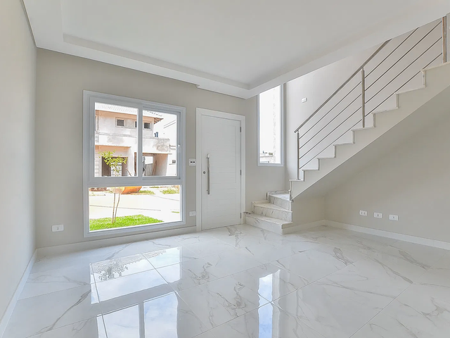 Casa com 539m² 3 quartos e 2 banheiros, à venda, no bairro Campo Comprido em Curitiba