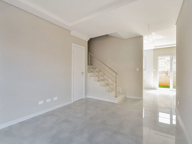 Casa com 539m² 3 quartos e 2 banheiros, à venda, no bairro Campo Comprido em Curitiba