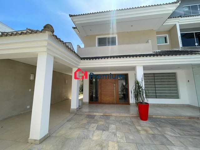 Casa 4 quartos e 5 banheiros, à venda, no bairro Recreio dos Bandeirantes em Rio de Janeiro
