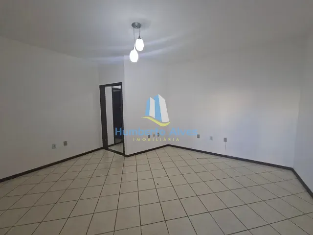 Casa 3 quartos e 2 banheiros, para alugar, no bairro Candeias em Vitória da Conquista