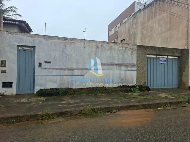Casa 3 quartos e 2 banheiros, para alugar, no bairro Candeias em Vitória da Conquista