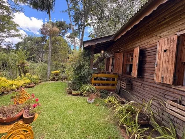 Casa 2 quartos e 3 banheiros, à venda ou para alugar, no bairro Mury em Nova Friburgo