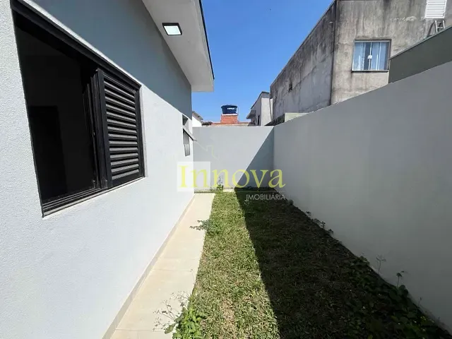 Casa com 125m² 2 quartos e 1 banheiro, à venda, no bairro Balneário dos Golfinhos em Caraguatatuba
