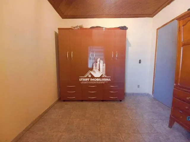 Casa 3 quartos e 2 banheiros, à venda, no bairro Conj Habit Maria Helena Pereira Bertolini em Pederneiras