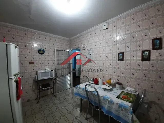 Casa com 240m² 4 quartos e 2 banheiros, à venda, no bairro Vila Camilópolis em Santo André