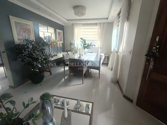 Casa com 555m² 3 quartos e 3 banheiros, à venda, no bairro Tijuca em Teresópolis