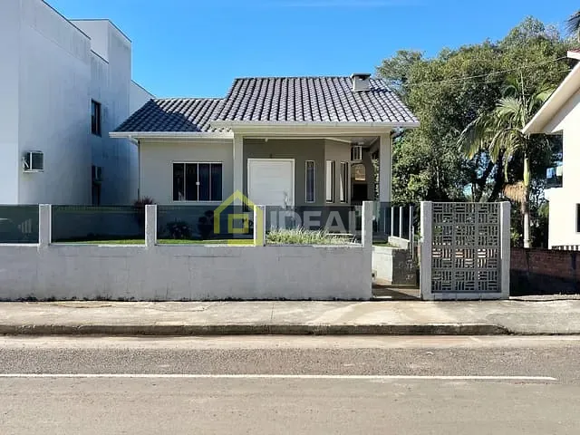 Casa com 70m² 3 quartos e 1 banheiro, à venda, no bairro Parque de Exposições em Concórdia