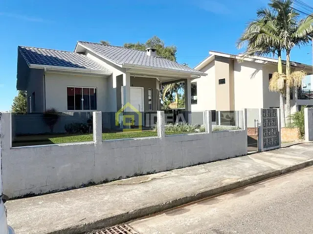 Casa com 70m² 3 quartos e 1 banheiro, à venda, no bairro Parque de Exposições em Concórdia