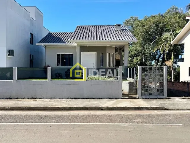 Casa com 70m² 3 quartos e 1 banheiro, à venda, no bairro Parque de Exposições em Concórdia