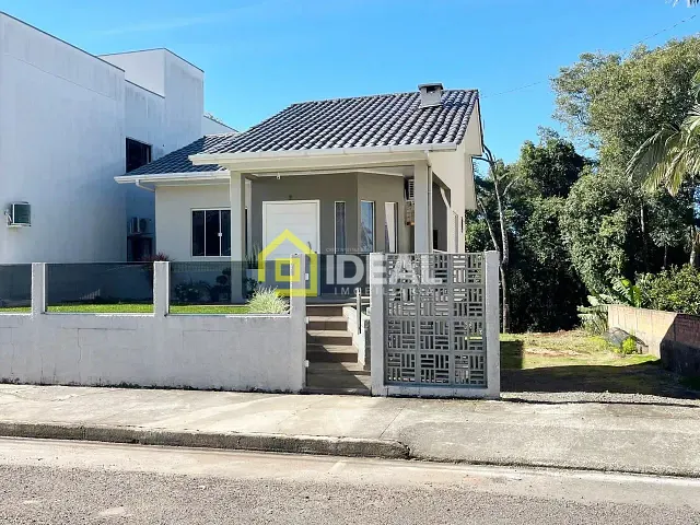 Casa com 70m² 3 quartos e 1 banheiro, à venda, no bairro Parque de Exposições em Concórdia