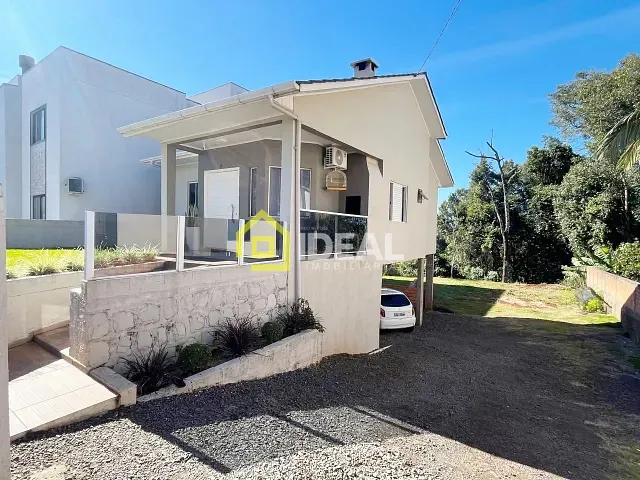 Casa com 70m² 3 quartos e 1 banheiro, à venda, no bairro Parque de Exposições em Concórdia