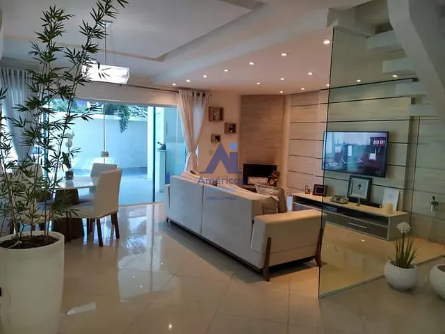 Casa com 350m² 4 quartos e 5 banheiros, à venda, no bairro Vargem Pequena em Rio de Janeiro
