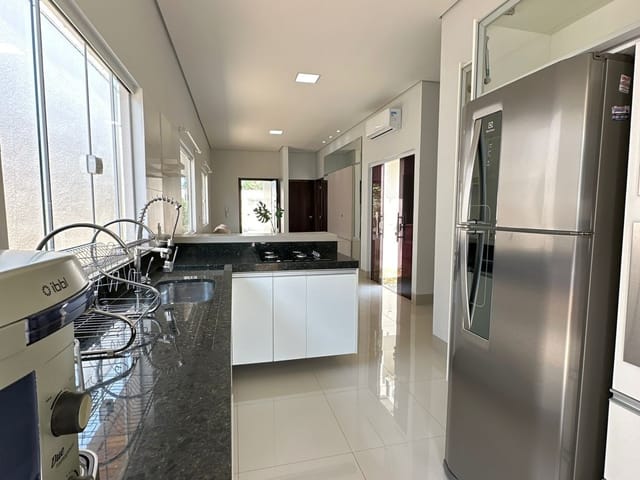 Casa com 232m² 2 quartos e 2 banheiros, à venda, no bairro Jardim Paraíso em Sinop