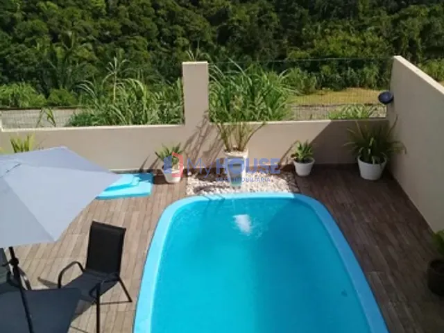 Casa 3 quartos e 3 banheiros, à venda, no bairro São Francisco em Ilhéus