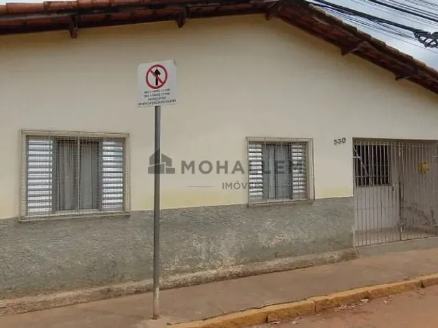 Casa com 40m² 3 quartos e 1 banheiro, à venda, no bairro Centro em Piranguinho