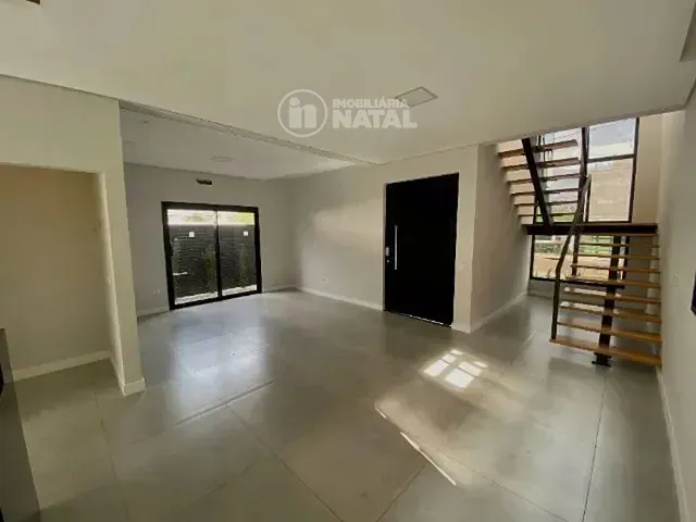 Casa com 250m² 3 quartos e 3 banheiros, à venda, no bairro Gleba Simon Frazer em Londrina