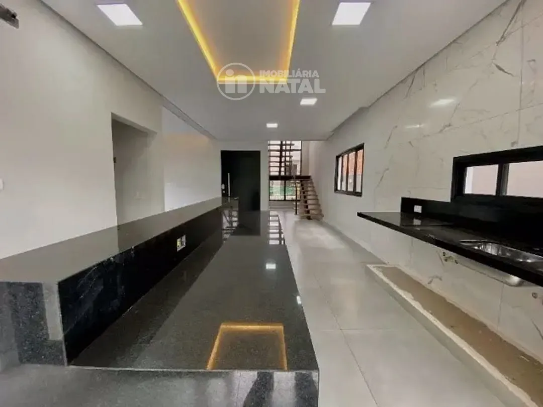 Casa, 3 quartos, 235 m² - Foto 2