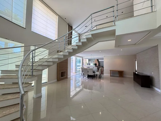 Casa com 800m² 4 quartos e 5 banheiros, para alugar, no bairro Esperança em Londrina