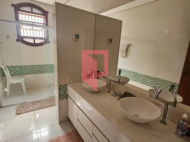 Casa com 367m² 5 quartos e 5 banheiros, à venda, no bairro Santa Rosa em Belo Horizonte
