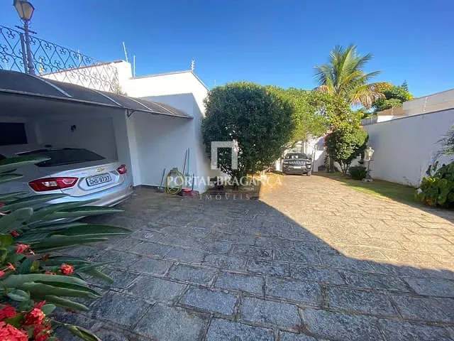Casa com 518m² 3 quartos e 5 banheiros, à venda, no bairro Centro em Bragança Paulista