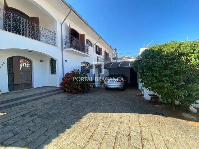 Casa com 518m² 3 quartos e 5 banheiros, à venda, no bairro Centro em Bragança Paulista