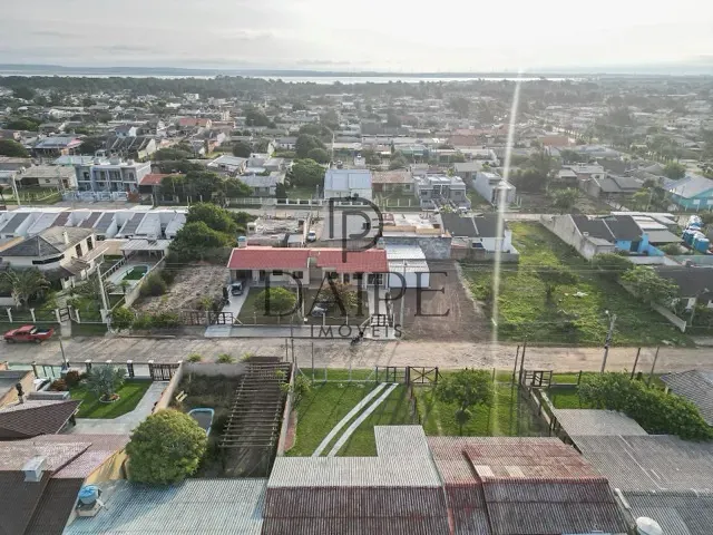 Casa com 300m² 2 quartos e 1 banheiro, à venda, no bairro Nova Tramandaí  em Tramandaí