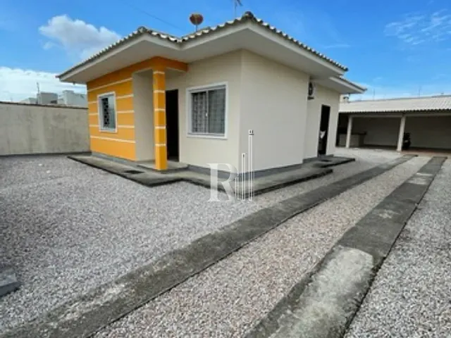 Casa 2 quartos e 2 banheiros, à venda, no bairro Areias em Tijucas