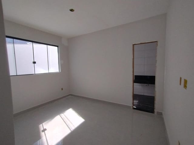 Casa 3 quartos e 2 banheiros, à venda, no bairro Parque Xangri-Lá em Contagem