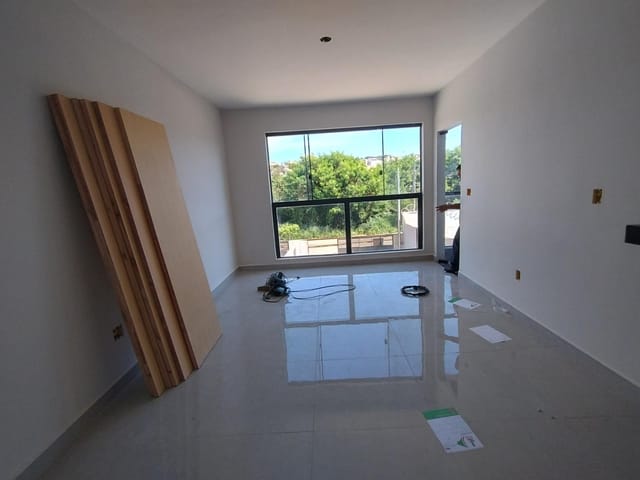 Casa 3 quartos e 2 banheiros, à venda, no bairro Parque Xangri-Lá em Contagem
