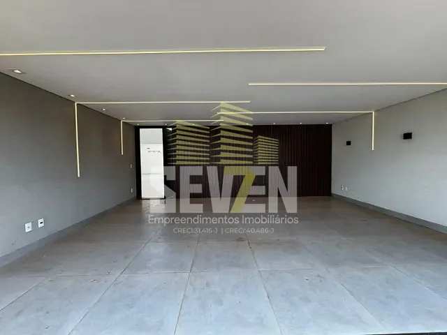 Casa com 420m² 4 quartos e 2 banheiros, à venda ou para alugar, no bairro Vila Aviaçao em Bauru