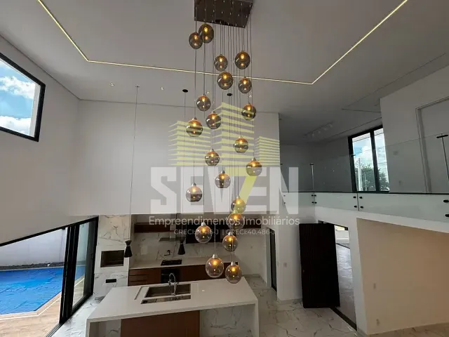 Casa com 420m² 4 quartos e 2 banheiros, à venda ou para alugar, no bairro Vila Aviaçao em Bauru