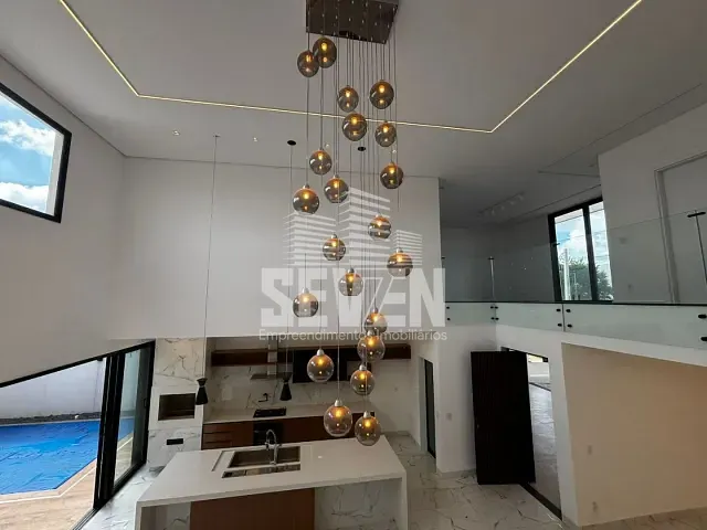 Casa com 420m² 4 quartos e 2 banheiros, à venda ou para alugar, no bairro Vila Aviaçao em Bauru