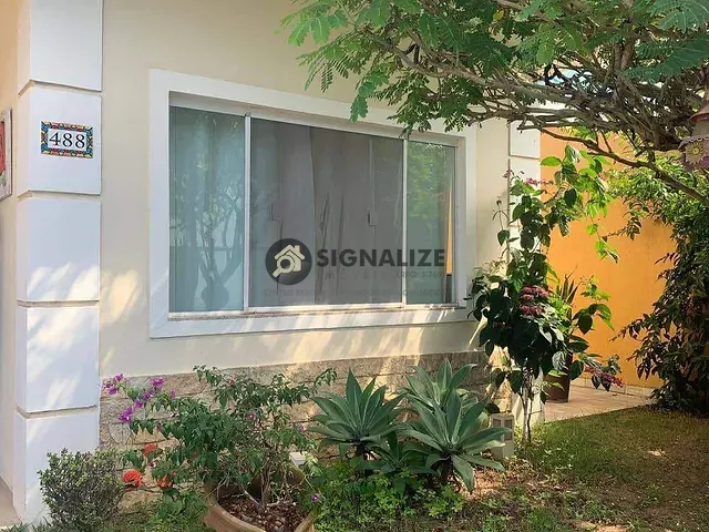 Casa com 300m² 3 quartos e 3 banheiros, à venda, no bairro Ogiva em Cabo Frio