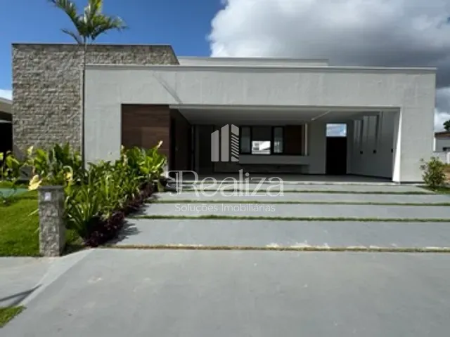 Casa 4 quartos e 3 banheiros, à venda, no bairro Olivença em Ilhéus