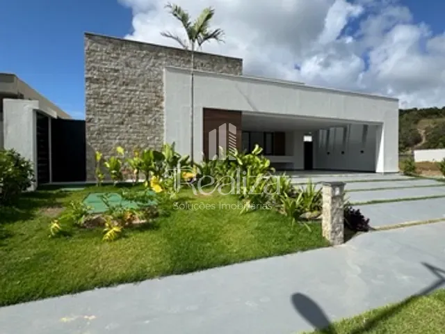 Casa 4 quartos e 3 banheiros, à venda, no bairro Olivença em Ilhéus
