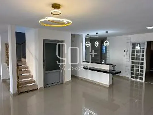 Casa com 200m² 3 quartos e 5 banheiros, à venda, no bairro Pitimbu em Natal