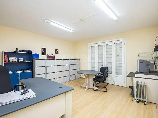 Casa com 600m² 4 quartos e 6 banheiros, à venda, no bairro Bacacheri em Curitiba