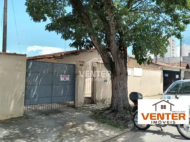 Casa com 220m² 3 quartos e 2 banheiros, à venda, no bairro Vila São José em Taubaté