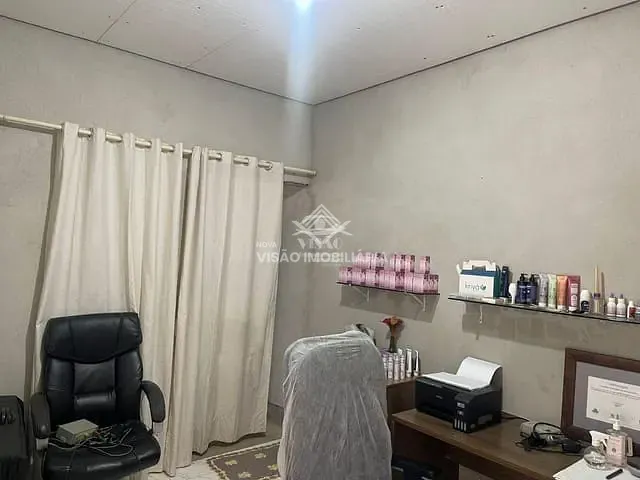 Casa com 300m² 1 quarto e 1 banheiro, à venda, no bairro Jardim Gramado em Sinop