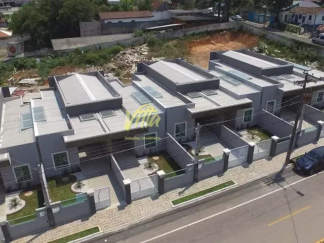 Casa 3 quartos e 2 banheiros, à venda, no bairro Centro em Araucária