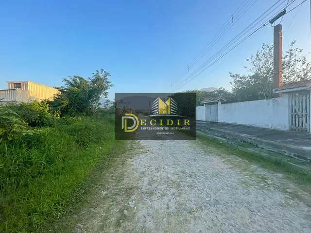 Casa com 500m² 4 quartos e 3 banheiros, à venda, no bairro Est dos Eucaliptos em Peruíbe