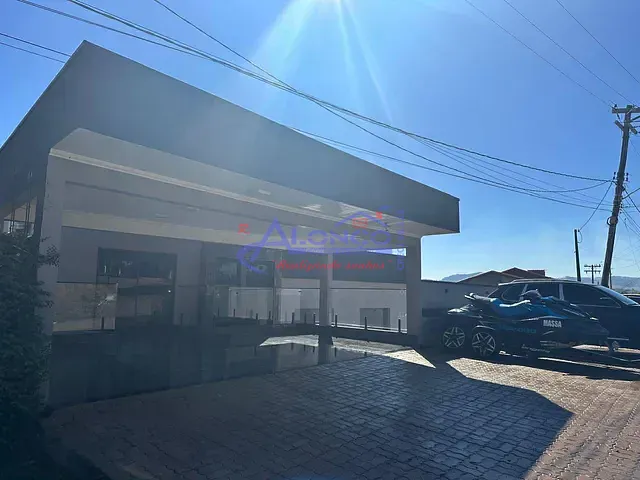 Casa com 900m² 5 quartos e 2 banheiros, à venda, no bairro igarata em Igaratá