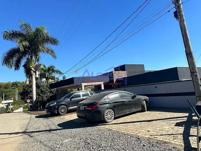 Casa com 900m² 5 quartos e 2 banheiros, à venda, no bairro igarata em Igaratá